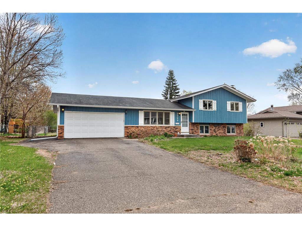 7724 Arlington Avenue N, Brooklyn Park