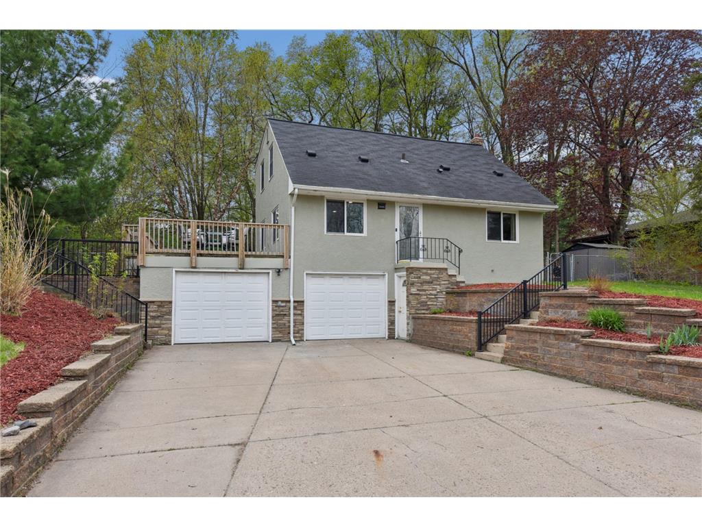 1405 Mahtomedi Avenue, Mahtomedi